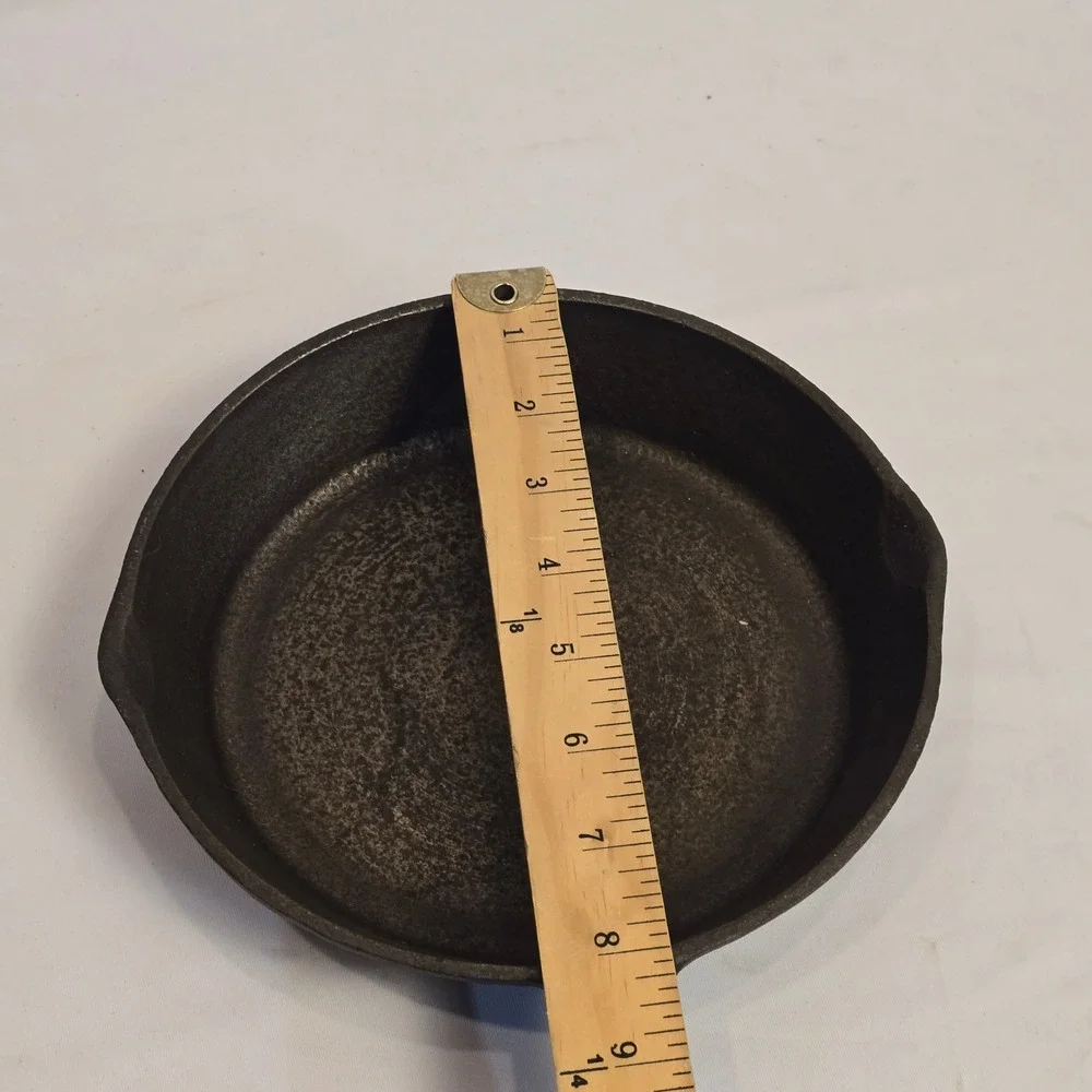 Pantry Master Vintage Cast Iron Skillet 8 Inch Frying Pan Made in Taiwan